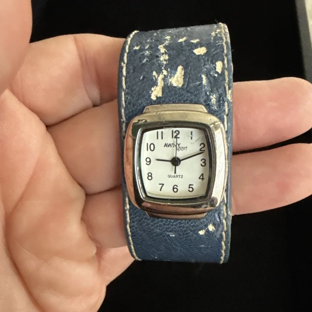 Awny Sport Watch Silver Toned Blue Cuff Band Square Face Needs‎ Battery 4196